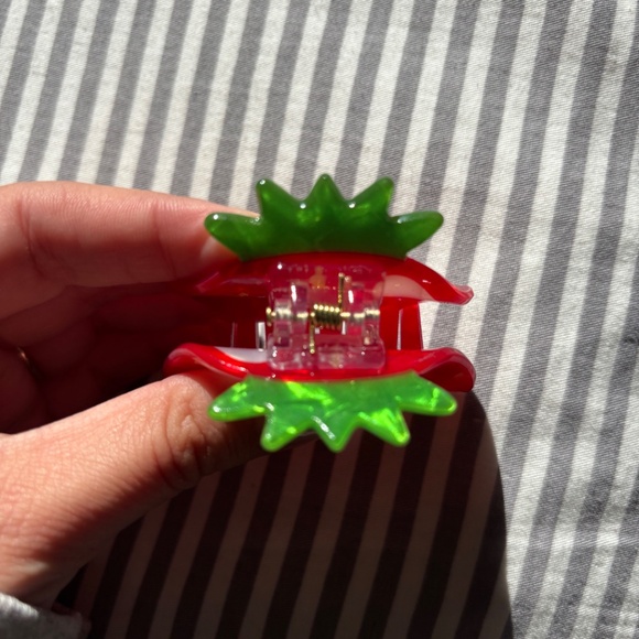 Strawberry Hair Clip - Picture 3 of 4